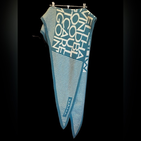 EUC - Rare Extra Large Triangle Shape Graphic Print Scarf by Electronic Sheep - Picture 3 of 7